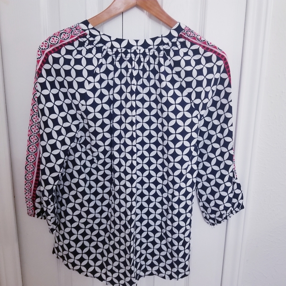Geometric Print Boho Top by Crown & Ivy - Picture 4 of 8